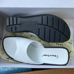 Wedge white bear traps Kaylee